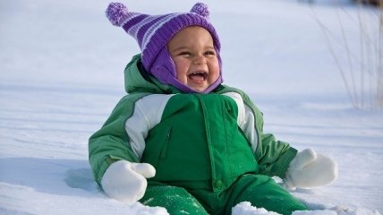 Тепло и комфортно: 7 советов, как одевать ребенка зимой