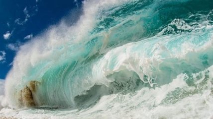 Серия потрясающих снимков океанских волн (Фото)