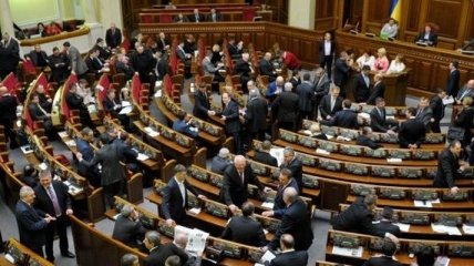 Оппозиция намерена блокировать Верховную Раду из-за решения КСУ
