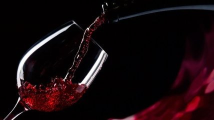 Медики выяснили: красное вино опасно для сердца