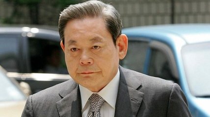 В Корее после шести лет борьбы за жизнь умер глава Samsung