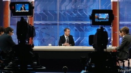 Медведев назвал энергоблокаду Крыма "геноцидом" и "свинством"
