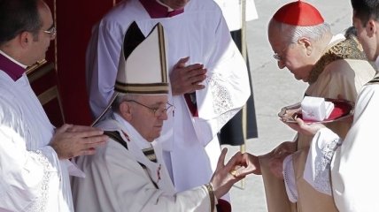 Новый Папа Римский Франциск официально взошел на престол
