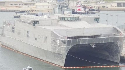 В Одессу вошел высокоскоростной американский десантный корабль USNS Yuma