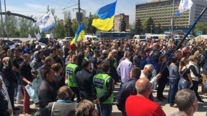 Два митинга возле Запорожской ОГА: митинговали "за" и "против" Брыля