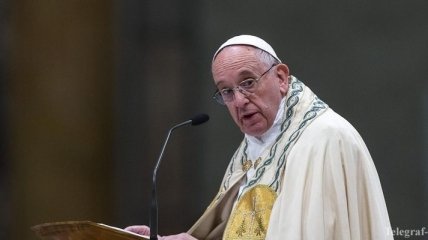 Папа римский попросил прощения за грехи священников-педофилов