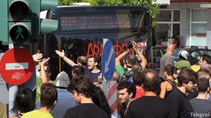 В Афинах произошли стычки групп молодежи с полицией