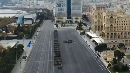 Азербайджан военным парадом отмечает возвращение Нагорного Карабаха (видео)