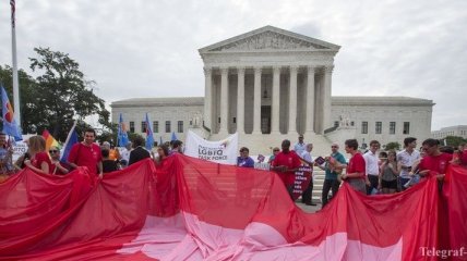 Верховный суд США легализовал однополые браки во всех штатах страны