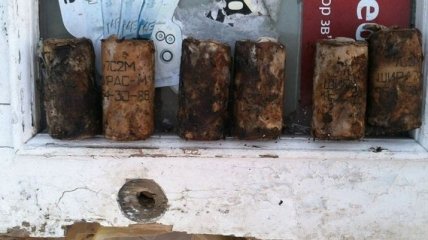 В Одессе в мусорнике нашли тайник с боеприпасами