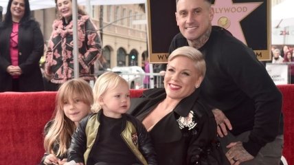 Певица Pink пожертвовала карьерой ради своей любимой семьи