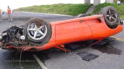 Ferrari 360 Modena разбилась в Мексике
