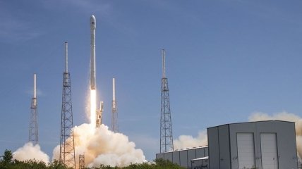 Опытная ракета SpaceX взорвалась во время испытаний (Видео)