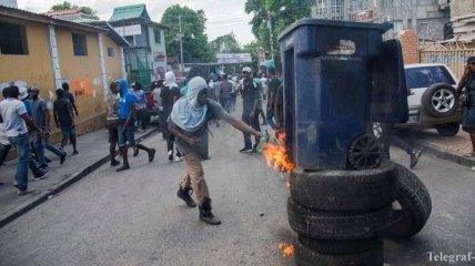 Антиправительственные протесты на Гаити перерастают в беспорядки