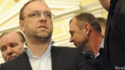 Против Власенко хотят возбудить 3 уголовных дела 