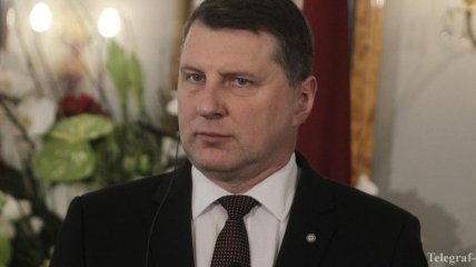 Президент Латвии призвал жителей не регистрировать своих детей "негражданами"