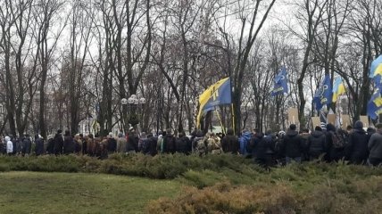 В Киеве проходит митинг в поддержку обвиняемых в убийстве Бузины
