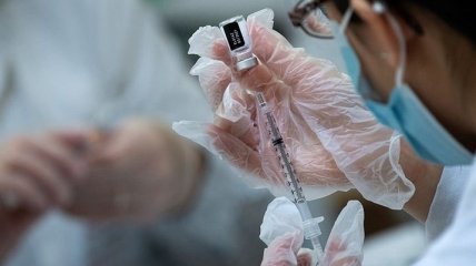 Степанова уличили в превышении полномочий при закупке вакцины от коронавируса