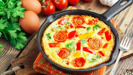 Яєчня з овочами