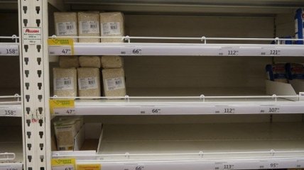 Пустые полки в российских магазинах