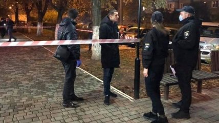 Мужчина устроил стрельбу посреди улицы в Ивано-Франковске: детали, фото и видео происшествия