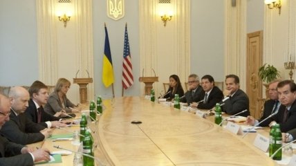 Турчинов провел встречу с американскими конгрессменами