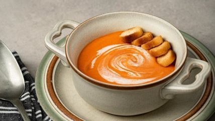Победитель "МастерШефа" поделился рецептом необычного тыквенного крем-супа с пармезаном и зеленым чаем