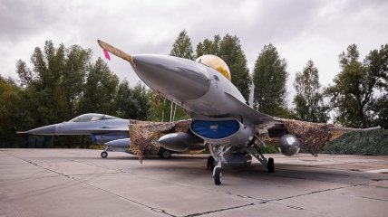 Первые F-16 уже в Украине