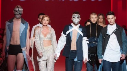 Слава из "НеАнгелов" прошлась по подиуму на Ukrainian Fashion Week