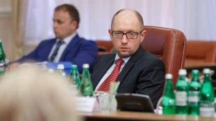 Яценюк обещает ввести ответные торговые ограничения в отношении РФ