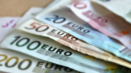 Число фальшивых евро в еврозоне остается низким