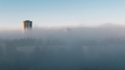 Людям нечем дышать: один из районов Киева затянуло смогом