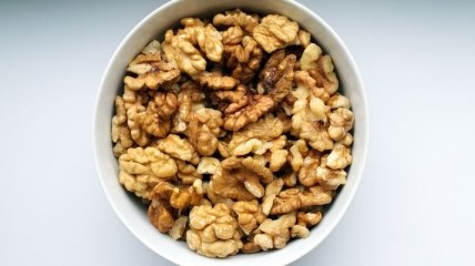 Все для здорового кишечника: польза грецких орехов