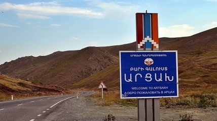Боевые действия в Карабахе не утихают: Армения и Азербайджан показали фото разрушенных городов