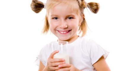 Сколько молока нужно пить детям?
