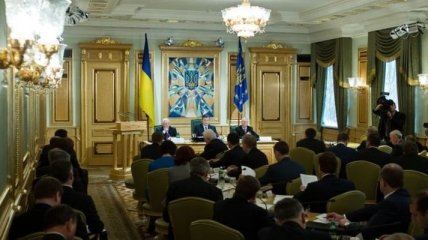 Янукович призывает эффективно использовать региональные ресурсы