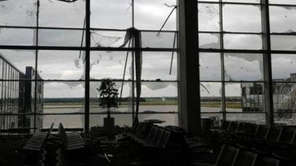 Силы АТО взорвали старый терминал в аэропорту Донецка