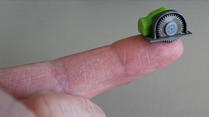 На 3D-принтере распечатали самую миниатюрную циркулярную пилу в мире
