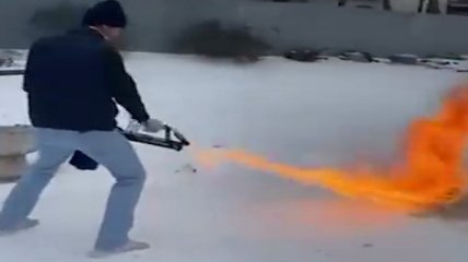 Пока другие плачут: американцы с огнеметами вышли на тропу войны со снегом (видео)
