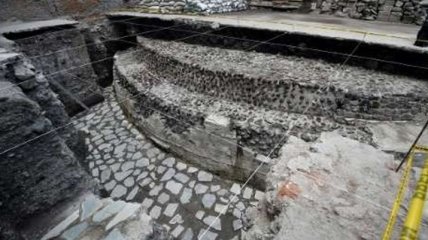 Археологи обнаружили древний ацтекский храм с площадкой для жертвоприношений