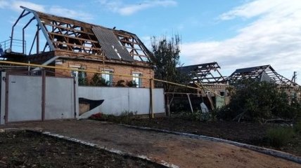 Люди залишилися без даху над головою: фото і відео наслідків урагану в Кропивницькому