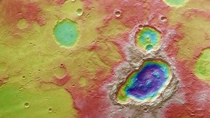 На Марсе нашли удлиненный кратер