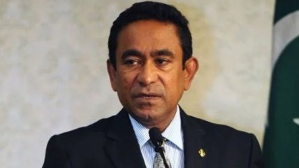 На Мальдивах армия окружила парламент