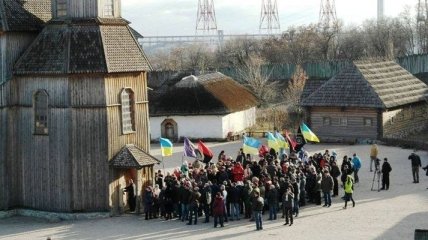 Запорожские студенты провели очередной флешмоб на Хортице