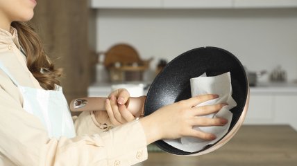 Чистка сковородки