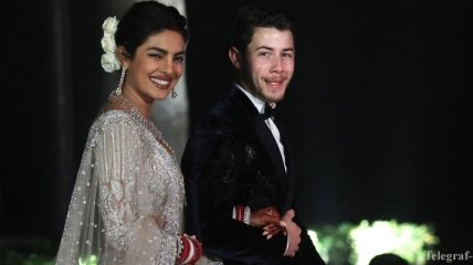 Стилист Приянки Чопры показала фото еще одного свадебного платья индийской модели