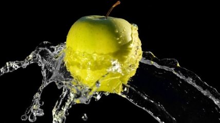 Ученые рассказали, как правильно мыть яблоки