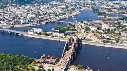 Власти Киева допускают введение платного проезда по Подольскому мосту