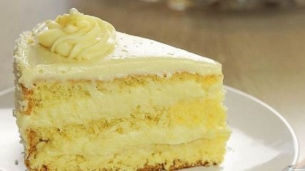 Рецепт дня: Бисквитный торт с кремом "Пломбир" (Видео)