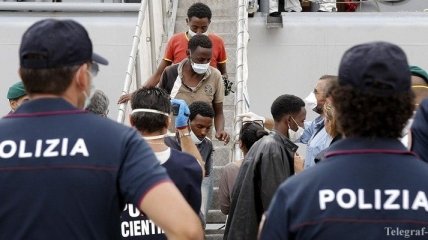 У берегов Италии спасли уже 130 мигрантов